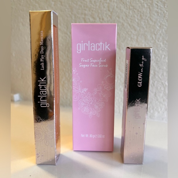 Girlactik Fruit Superfood Sugar Face Scrub NIB - Picture 3 of 5